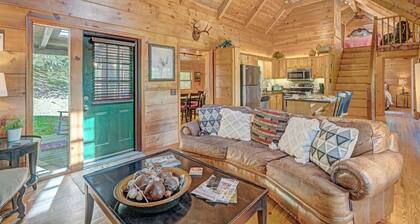 Sugar Mountain Sugar Shack - Mountain Cabin, Gas Logs, Outdoor Space