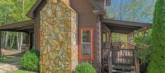 Sugar Mountain Sugar Shack - Mountain Cabin, Gas Logs, Outdoor Space