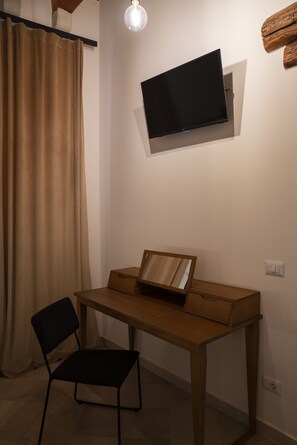 Comfort Double Room | Frette Italian sheets, premium bedding, down comforters - Palazzo Vittoria (Bisceglie)