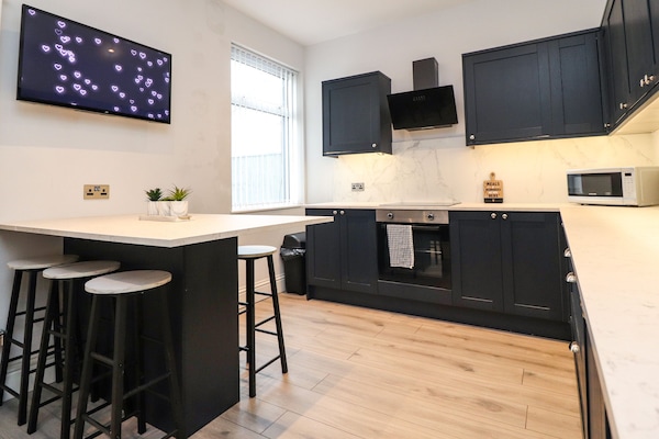 Fridge, dishwasher, electric kettle, toaster