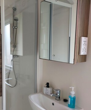 Casa | Baño | Ducha y secador de pelo