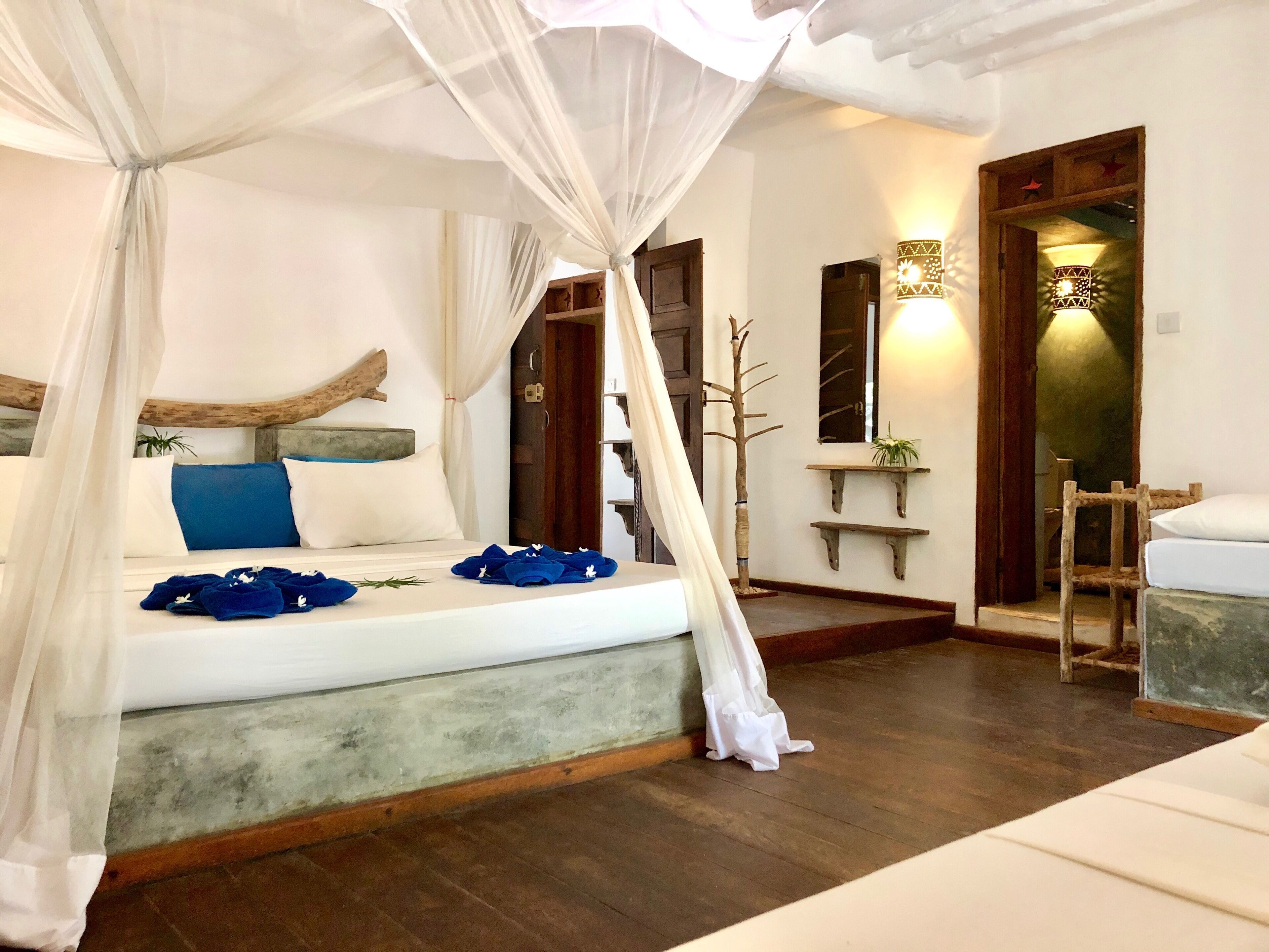 In-room safe, free WiFi, bed sheets