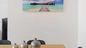 Dining - MAMAD 2BR Balcony by Beach & Market | FeelHome (Tel Aviv - Jaffa)