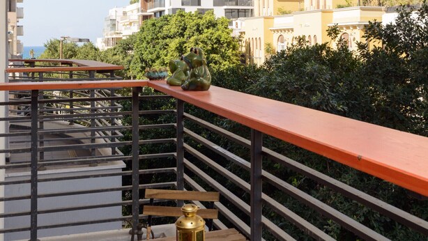 Outdoor dining - MAMAD 2BR Balcony by Beach & Market | FeelHome (Tel Aviv - Jaffa)
