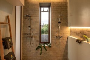 Douche, baignoire Ă jets
