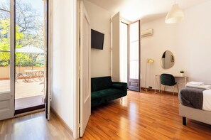 コンフォート ダブルルーム 共用バスルーム (#6) | アイロン / アイロン台、WiFi (無料)、ベッドシーツ、車椅子でアクセスできる設備