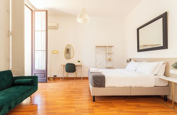 コンフォート ダブルルーム 共用バスルーム (#6) | アイロン / アイロン台、WiFi (無料)、ベッドシーツ、車椅子でアクセスできる設備