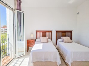 3 habitaciones, tabla de planchar con plancha y wifi gratis 
