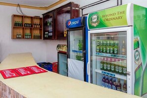 Bar (on property) - Mujo Suites Hotel (Sembabule)