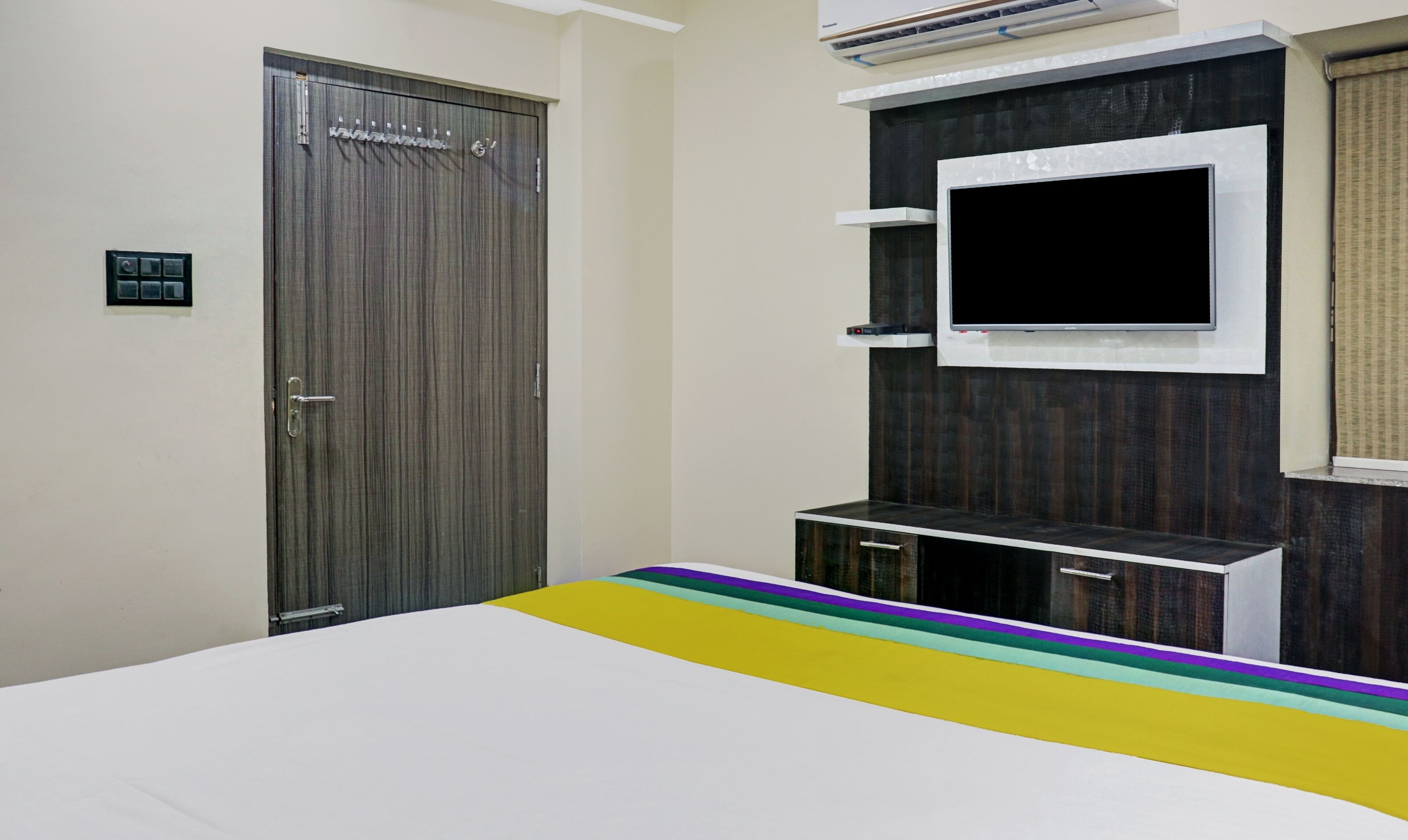 Standard Room | Desk, iron/ironing board