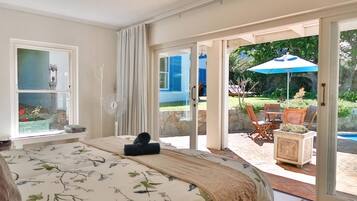4 bedrooms, in-room safe, desk, iron/ironing board