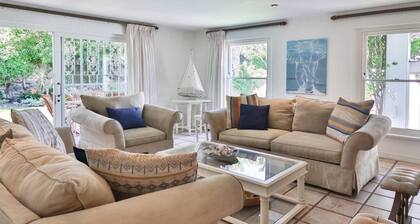 Balencay Villa, Cliff Path Walk, Pool, Sleeps 8