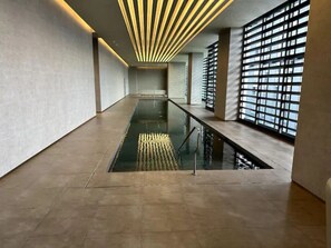Pool - Luxury 1-bedroom penthouse condo with views & pool (Makati)