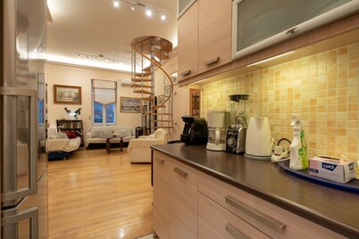 Acropolis metro st 3 bedrms 6 pers maisonette by MPS