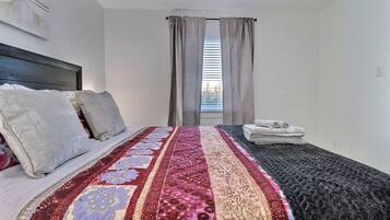 Toetasjesleilighet – premium, 3 soverom | 3 soverom, individuelt dekorert, individuelt innredet og skrivebord