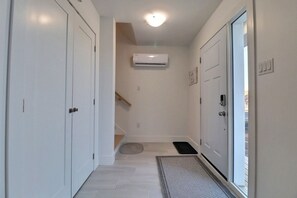 Interior entrance - GLOBALSTAY. New 3 Bedroom House in a Quiet Area (Moncton)