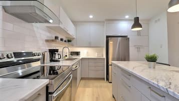 Premium Duplex, 3 Bedrooms | Private kitchen | Fridge, microwave, oven, stovetop