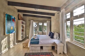 4 habitaciones, escritorio, tabla de planchar con plancha y wifi gratis 
