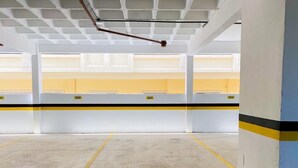Free self-parking - Apartamento Arejado com Localização Estratégica e Varandão - 203 (Cabo Frio)