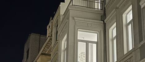 تفاصيل الفندق من الخارج