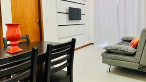 Family Apartment | Living area - Apartamento Aconchegante Pertinho da Praia das Dunas e Forte -  301 (Cabo Frio)