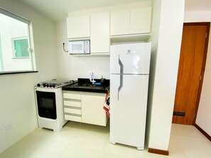 家庭公寓 | 私人廚房 | 電冰箱、微波爐、烤箱、鍋具/餐盤/廚房用品