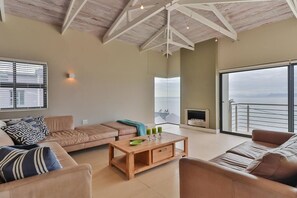 Smart TV, chimenea