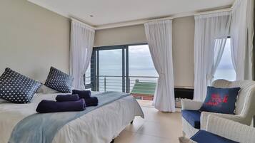 4 bedrooms, desk, iron/ironing board, free WiFi