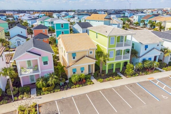 Exterior - NEW 4 Bedroom Cottage in Orlando, near Disney (Kissimmee)