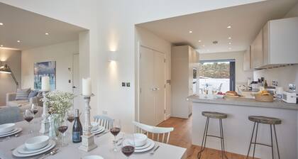 5 The Sands is a spacious detached house