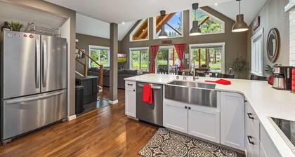 Cozy Cabin in the Pines | Hot Tub-Huge Game Room+ 3rd Nt Free Limited Avail