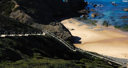 Vale do Guizo Casa Poente, comfortable home in the countryside, close to the sea