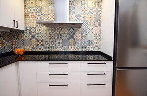 Refrigerador, microondas, horno y lavavajillas