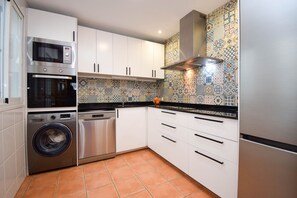 Fridge, microwave, oven, dishwasher