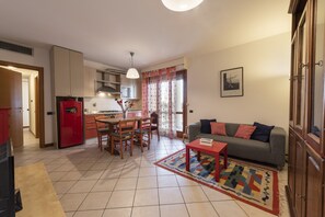 City-Apartment | Wohnbereich | 40-Zoll-Flachbildfernseher mit Digitalempfang, Fernseher