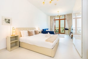 Apartment (0 Bedroom) | Individuell dekoriert, individuell eingerichtet, Bügeleisen/Bügelbrett