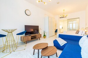 Apartment (0 Bedroom) | Living area