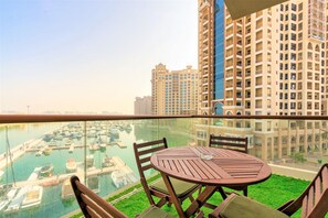 Apartment (0 Bedroom) | Balcony