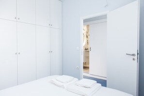 Deluxe Apartment | 3 bedrooms, iron/ironing board, free WiFi