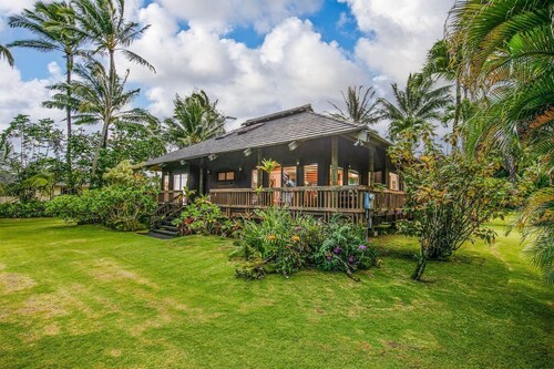 Ka Hale Lehua - a 3br/2.5ba home across from the beach in Hanalei