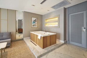 Studio-suite | Premium-sengetøj, Select Comfort-senge, minibar, pengeskab på værelset