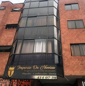 Exterior detail - Comfortable, large, central apartment, well located - Apto 303 (Medellín)