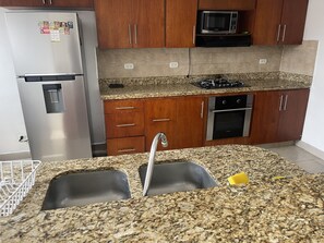 Private kitchen - Comfortable, large, central apartment, well located - Apto 303 (Medellín)