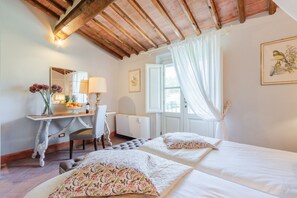 2 Schlafzimmer, Bügeleisen/Bügelbrett, Bettwäsche