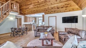 Smart TV, fireplace, computer monitors