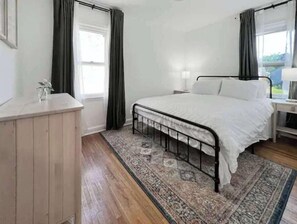 3 bedrooms, desk, iron/ironing board, travel crib