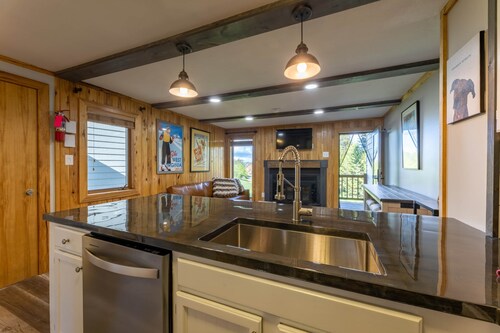 10 Powderidge 1BR Ski Out & pet friendly