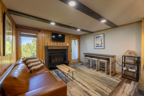 Télévision, cheminée