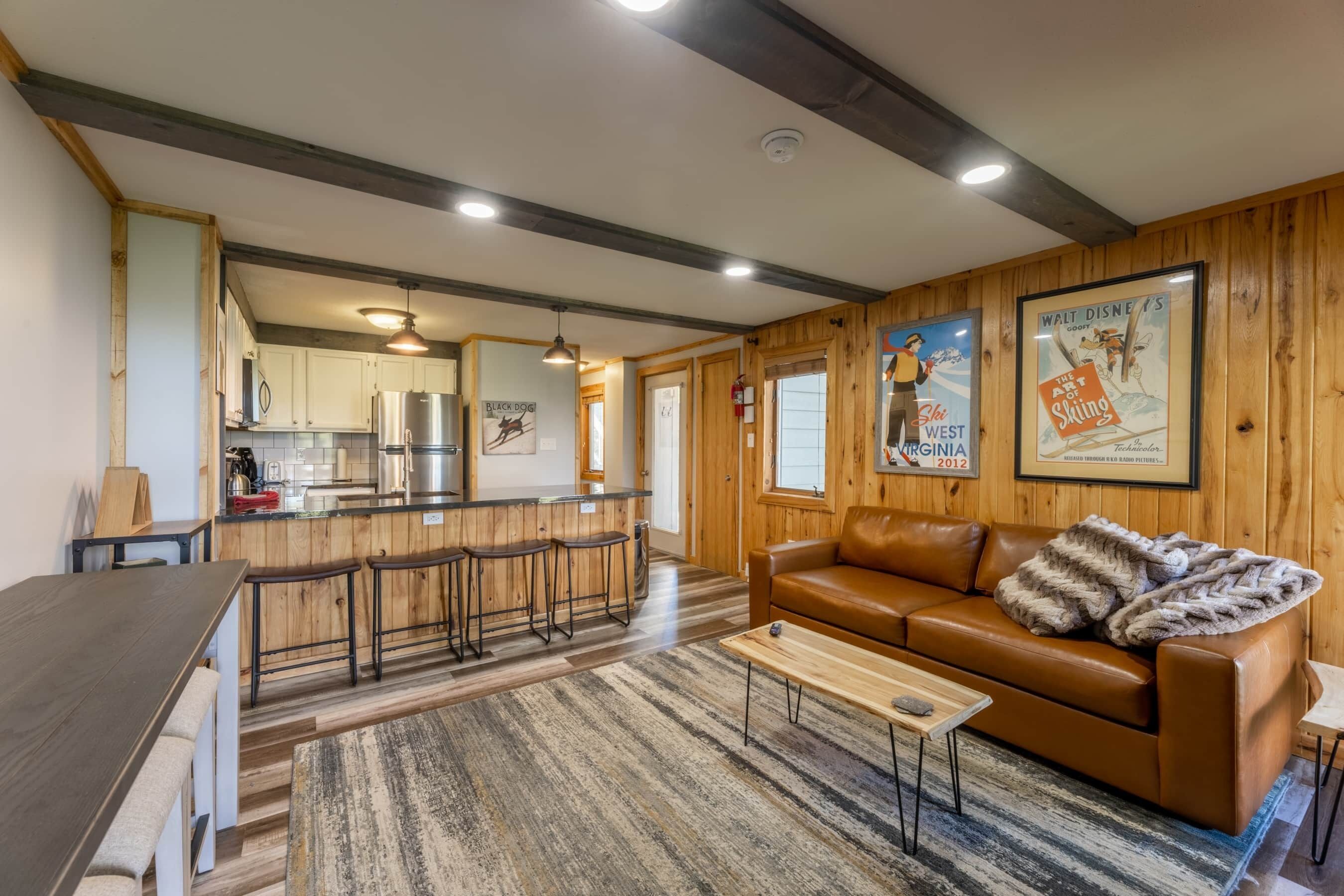 10 Powderidge 1BR Ski Out & pet friendly