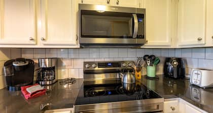 10 Powderidge 1BR Ski Out & pet friendly
